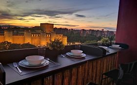 La balconada de la Aljafería con parking privado